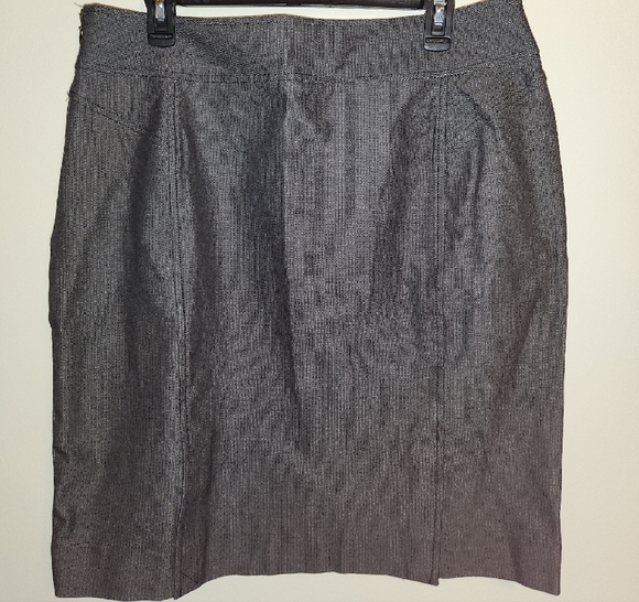 Banana Republic Charcoal Pencil Skirt - Picture 2 of 6